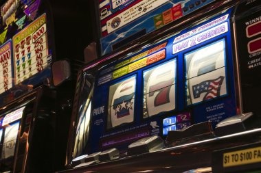 halutoto togel mobile app interface showing football betting and live casino options